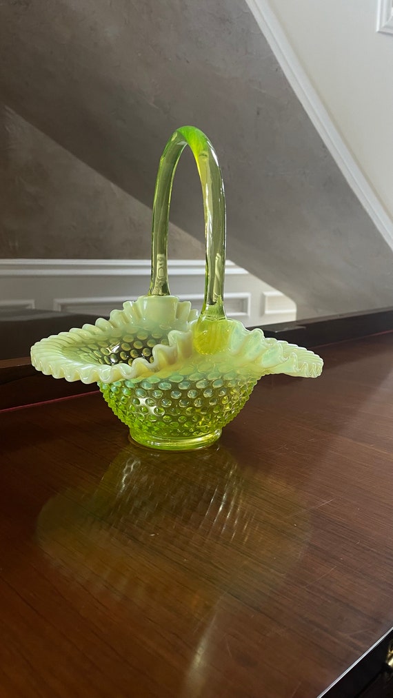 ヴィンテージ USA フェントン カスタード ウランガラスのバスケット ヴィンテージ USA フェントン カスタード ウランガラスの