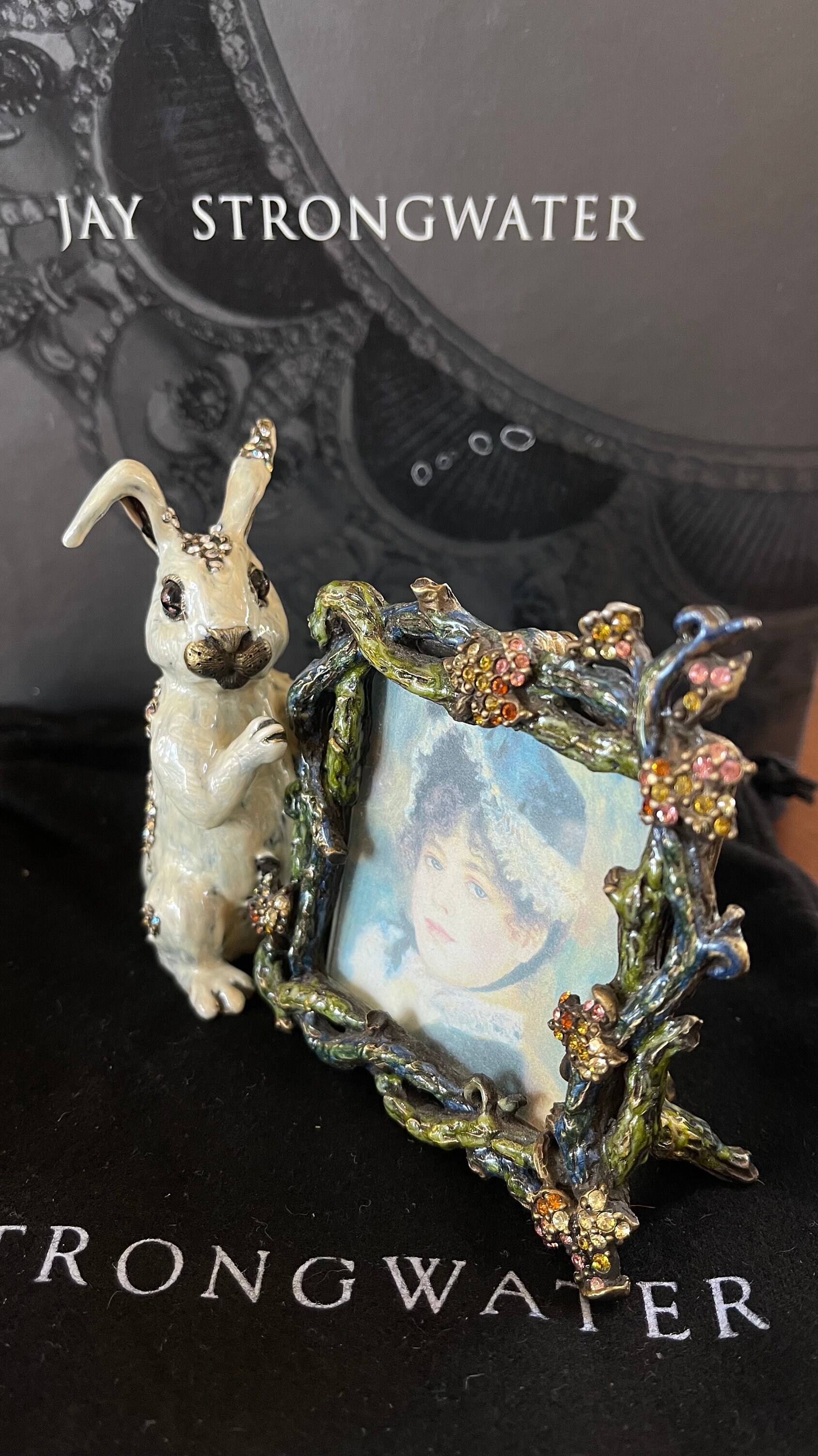 JAY STRONGWATER エナメルフィギュリンウサギ