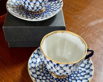 ロモノーソフ　フューシャネット　ビスケット皿 Pair Lomonosov Porcelain Net Blue and White Cup and Saucer Set