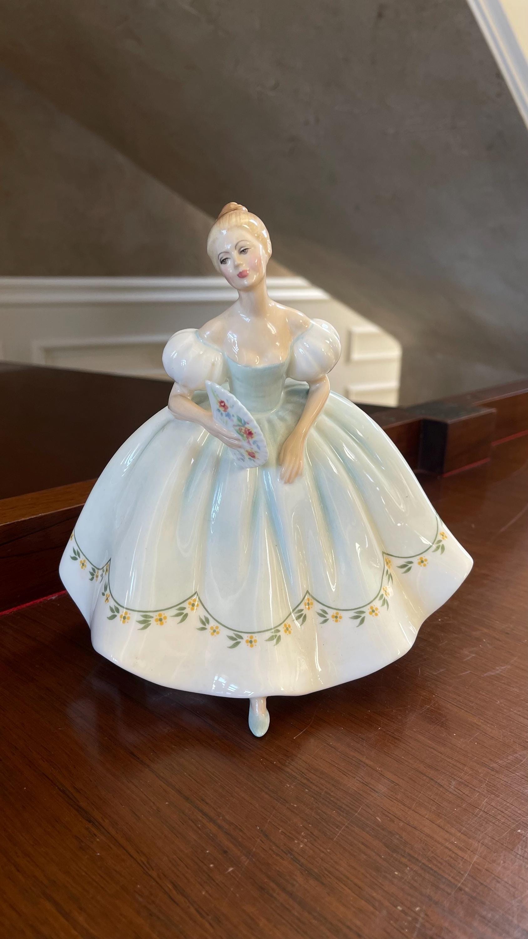 上品コーデはコレで安心！ Royal Doulton Etsy - Dance First ロイヤルドルトン