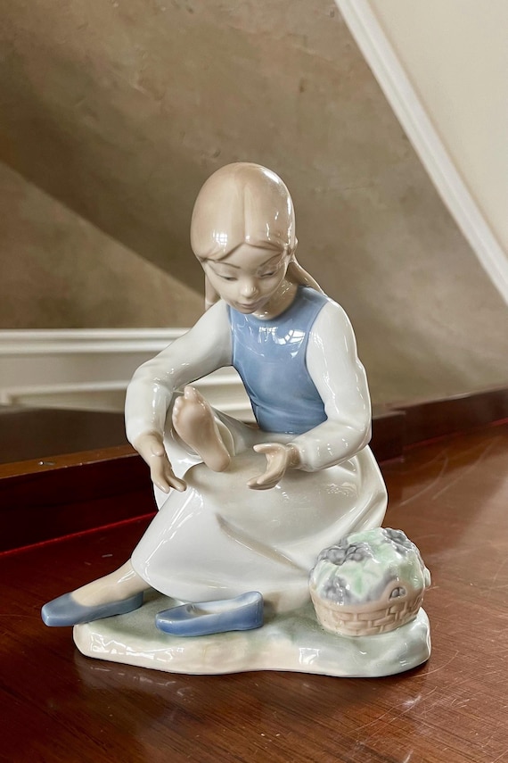 その他 NAO HANDCRAFTED PORCELAIN Made in SPAIN NAO by Lladro Porcelain Figurine Made in Spain - Etsy