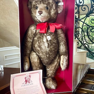 Steiff 65cm “Happy Anniversary” Teddy Bear 1926 Replica; Fully Jointed Steiff Limited Edition 26” Brand New in The Box With COA