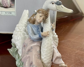 美品　LLADRO スワン Lladro “swan Song” 5704 Porcelain Figurine Mint Condition in