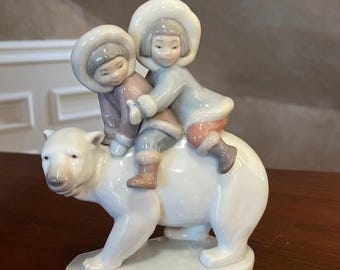Lladro' Eskimo Boy With Pet Polar Bear #2269 Gres Figurine Spain