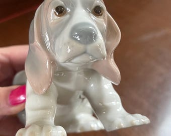 Lladro Beagle 1071 Porcelain Figurine; Retired Lladro Dog