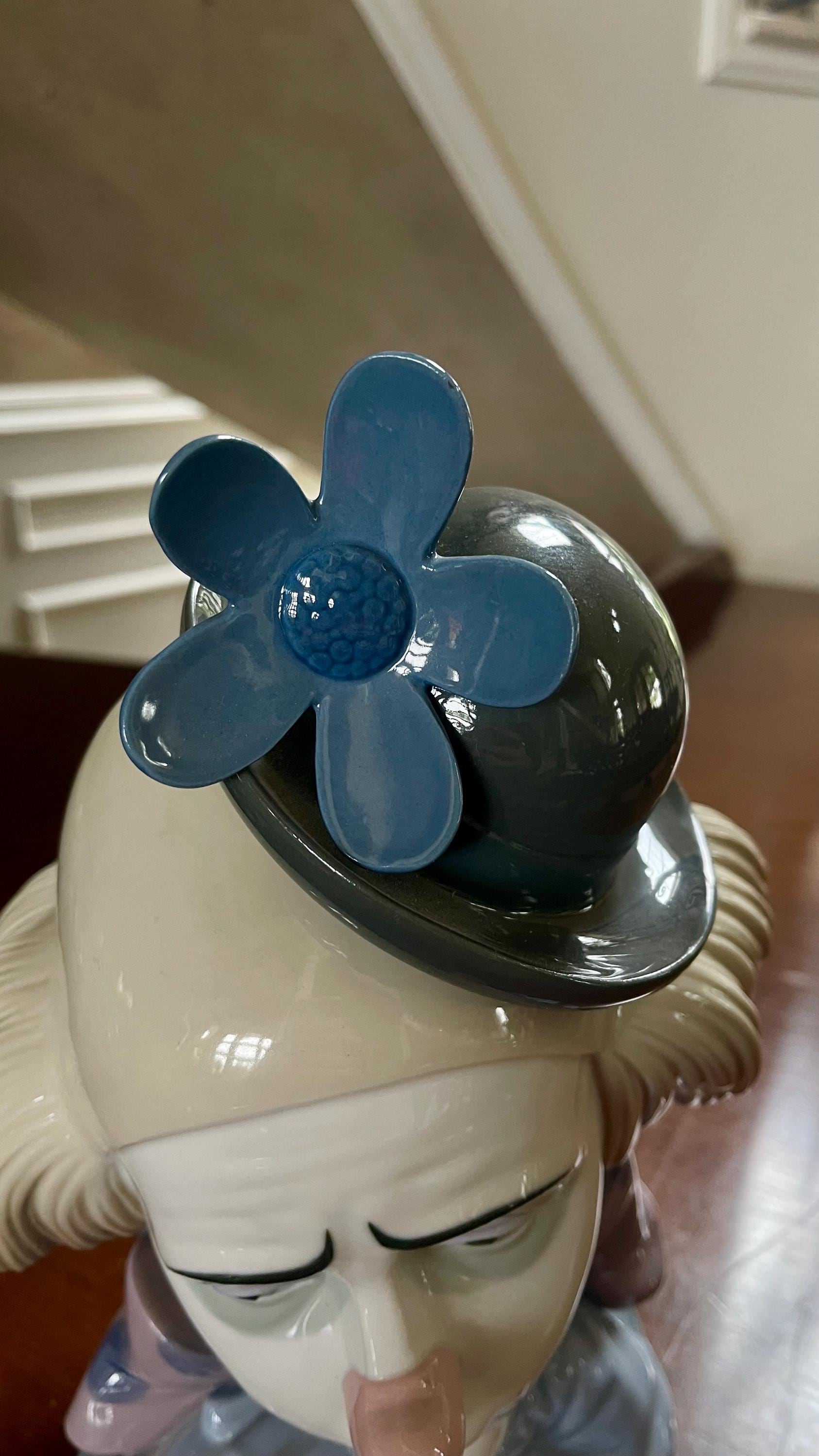 Lladro “pensive” Clown With A Bowler Hat 10.5” Tall Mint Condition