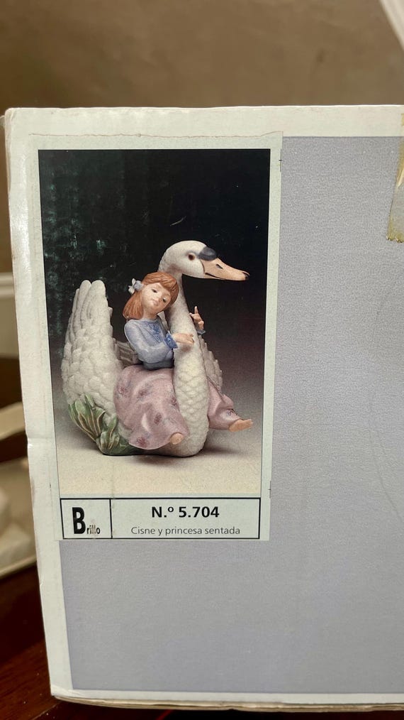 Lladro “swan Song” 5704 Porcelain Figurine Mint Condition in