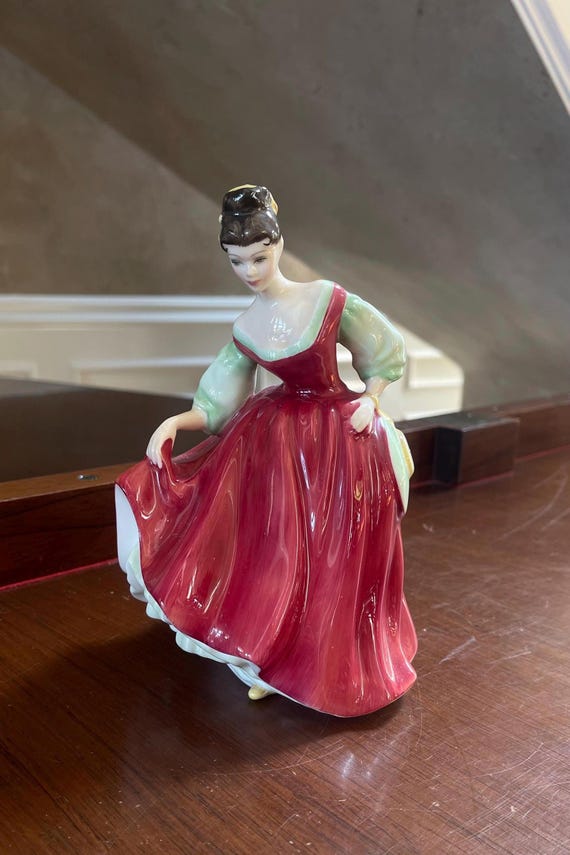 セラミック ヴィンテージ ロイヤルドルトン「フェアレディ」 ロイヤル