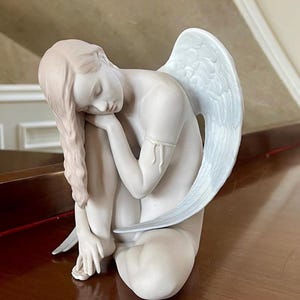 Lladro Wonderful Angel 8236  Porcelain Figurine Matte Finish