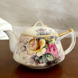Vintage Hand Painted Teapot Made in Japan