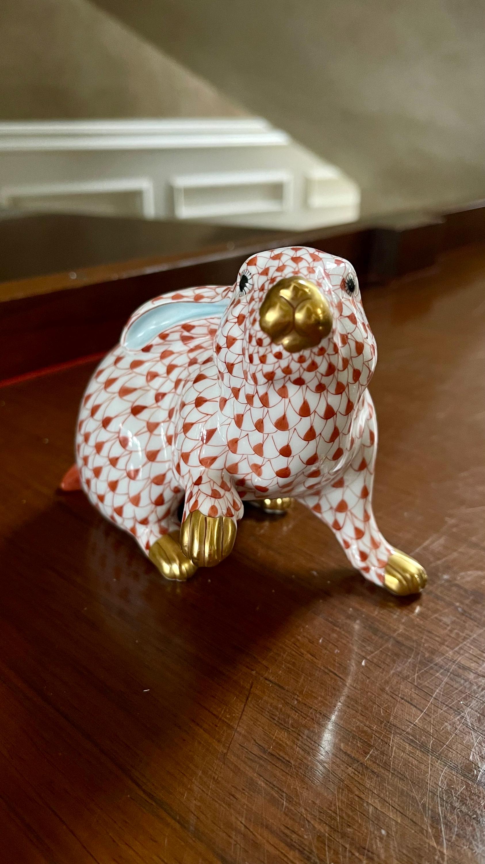 Herend Paw up Bunny Rabbit 5335 Rust Fishnet; Herend Animal