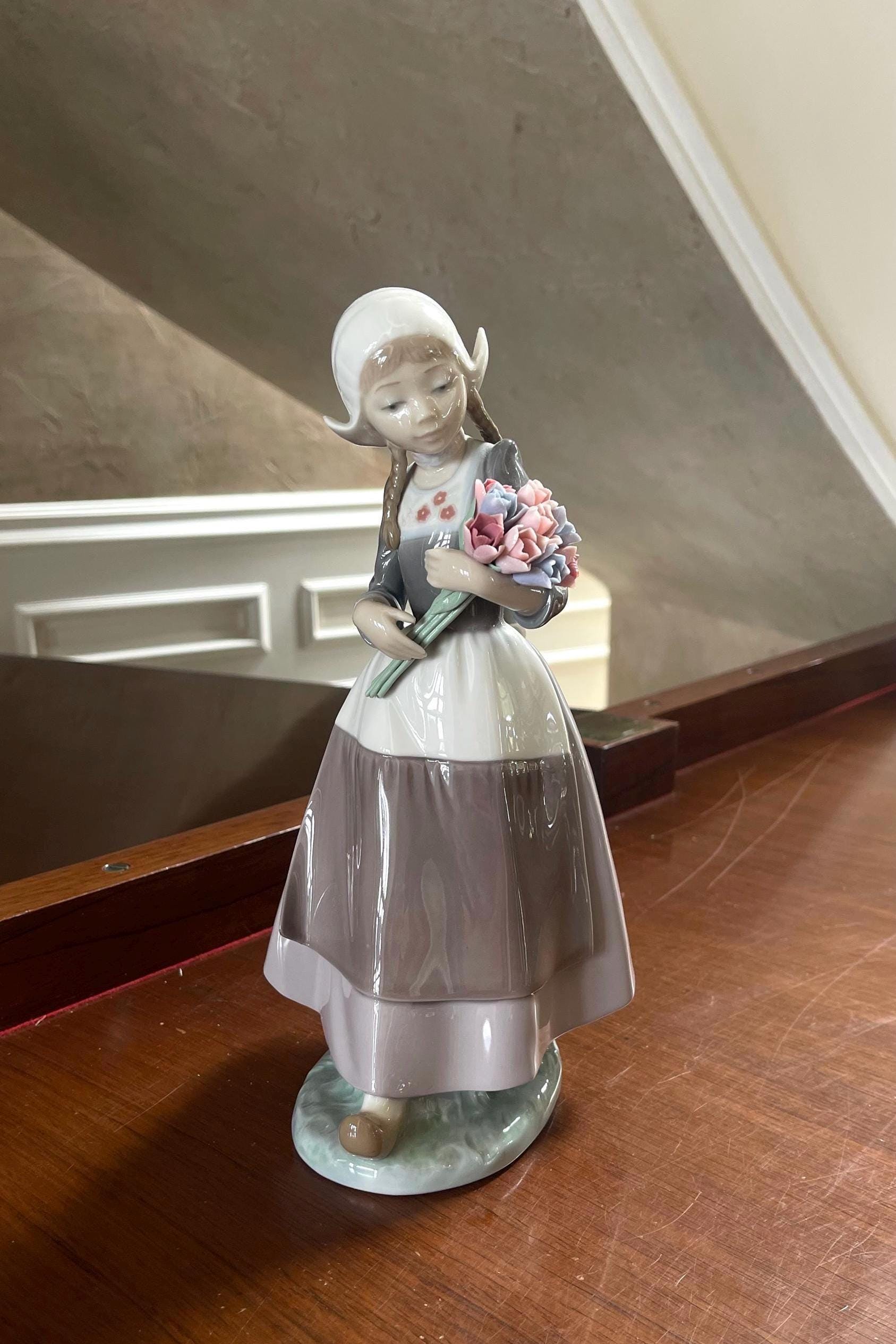 Lladro Dutch Girl “ingrid” 5065 Porcelain Figurine Mint Condition