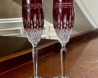 Par de copas de champán Clarendon de cristal Ruby Waterford; copa de champán Waterford