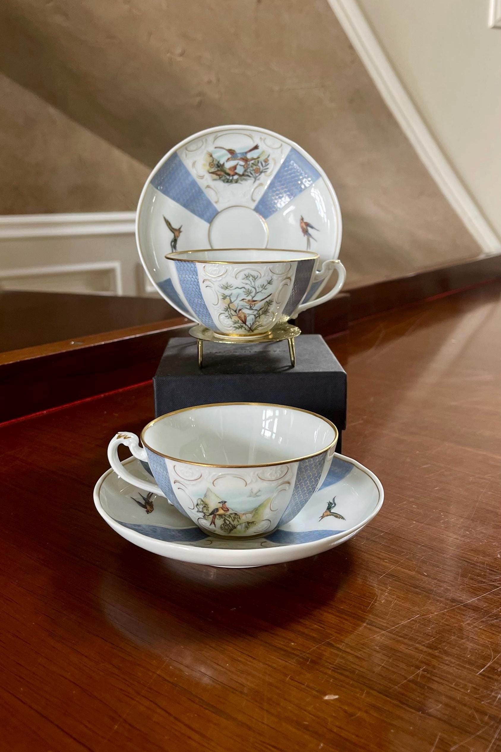 4438）Mottahedeh（モッタヘデ）の磁器の蓋物 詳細不明