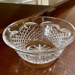 Cuenco de 9” de la colección Waterford Crystal Archive Tiny Imperfection