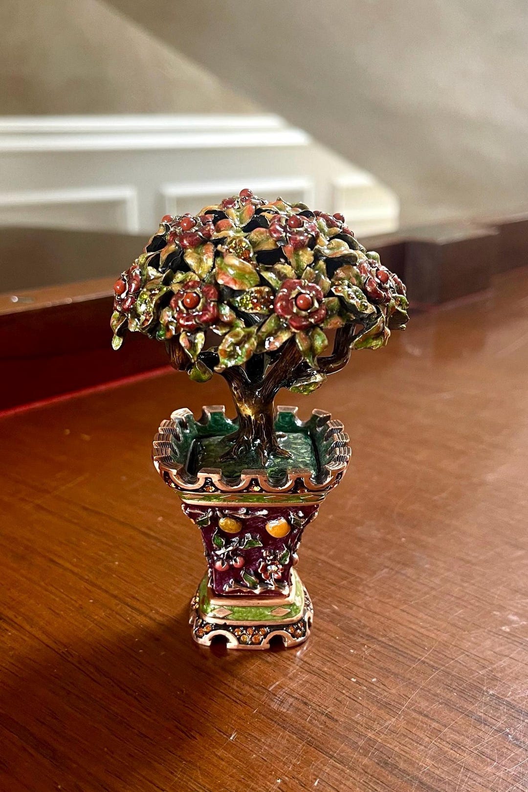 Jay Strongwater トリンケットボックス スワロフスキークリスタル Jay Strongwater Enchanted Fruit Tree Trinket Box Swarovski
