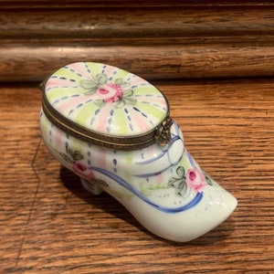 Limoges Porcelain Victorian Ladies Shoe Box; Limoges Trinket Box; Collectible Limoges; Limoges France; Hand Painted