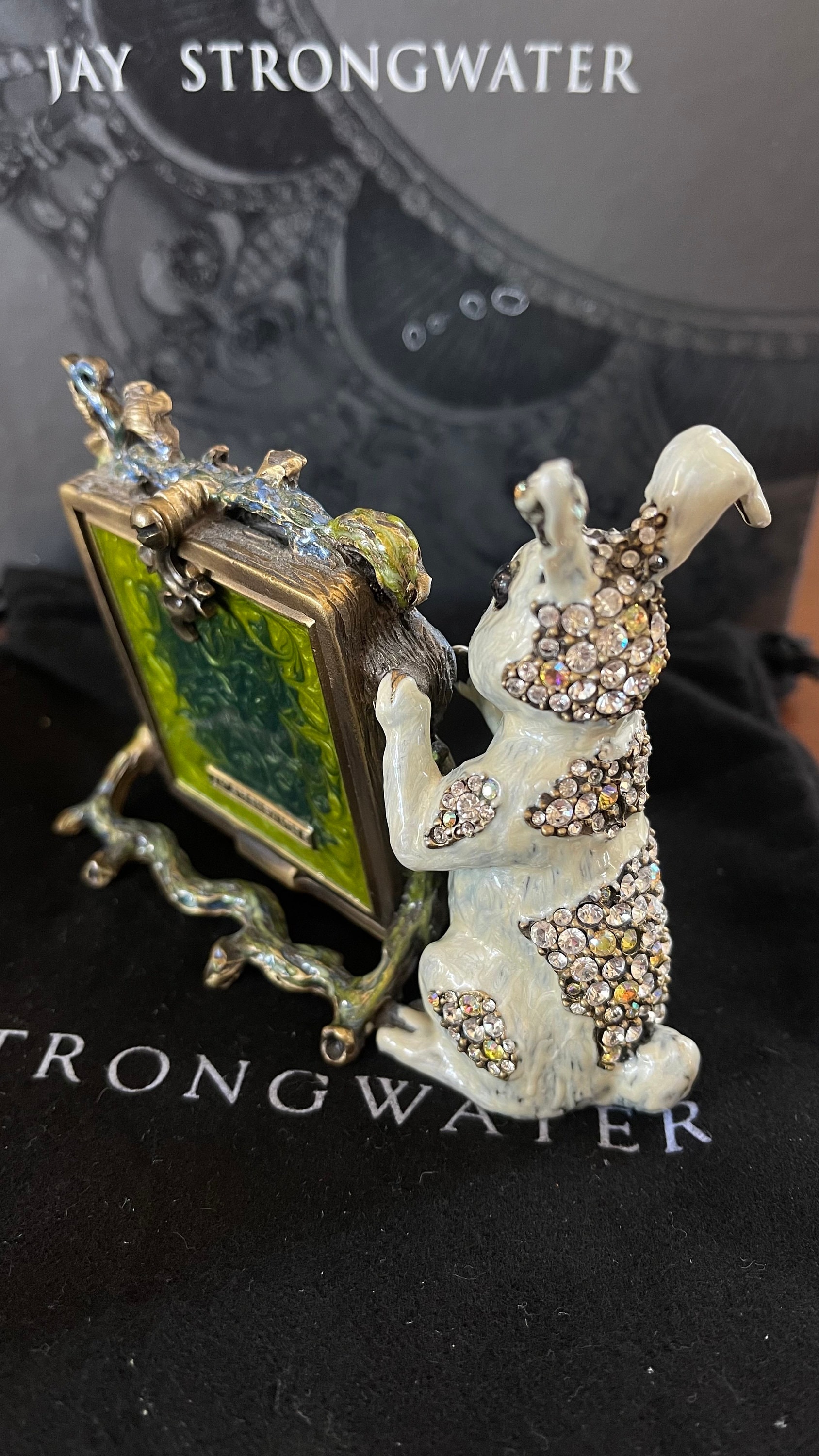 JAY STRONGWATER エナメルフィギュリンウサギ