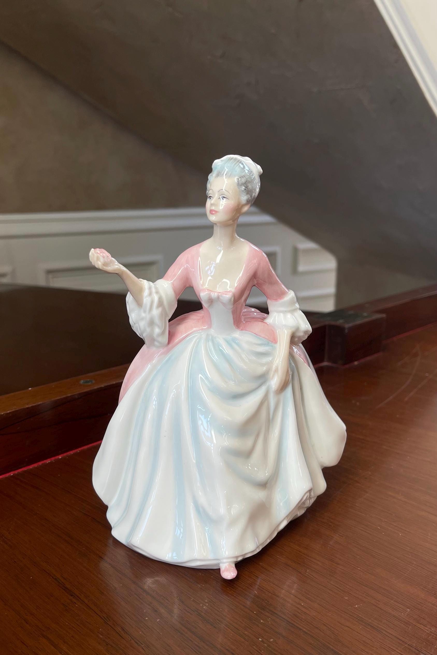 Royal Doulton Signed 1990 “diana” Figurine HN3266 English Bone