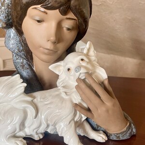 Rare Lladro “Busto y Perrito” Girl Bust With White Dog Gres Finish Issued 1970 Retired 1975 Mint Condition image 2