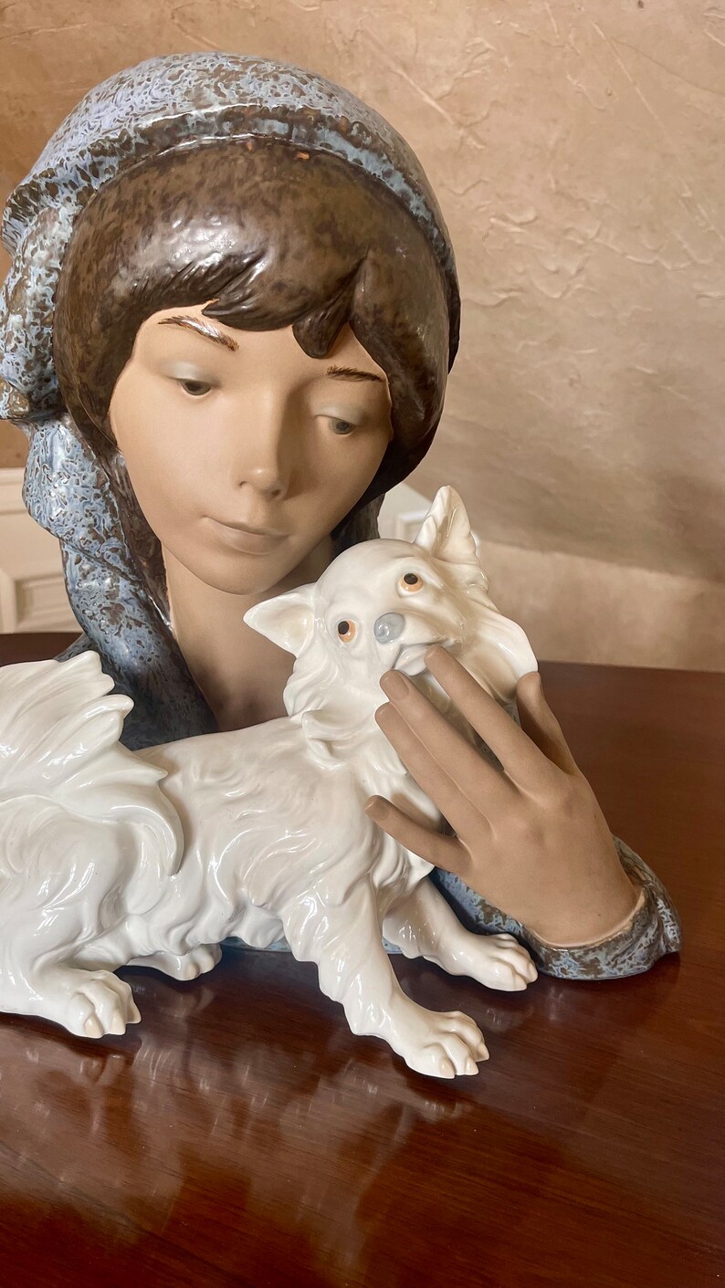 Rare Lladro “Busto y Perrito” Girl Bust With White Dog Gres Finish Issued 1970 Retired 1975 Mint Condition image 2
