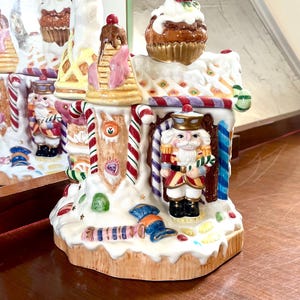 Fitz & Floyd Nutcracker Sweets Gingerbread House Cookie Jar Mint
