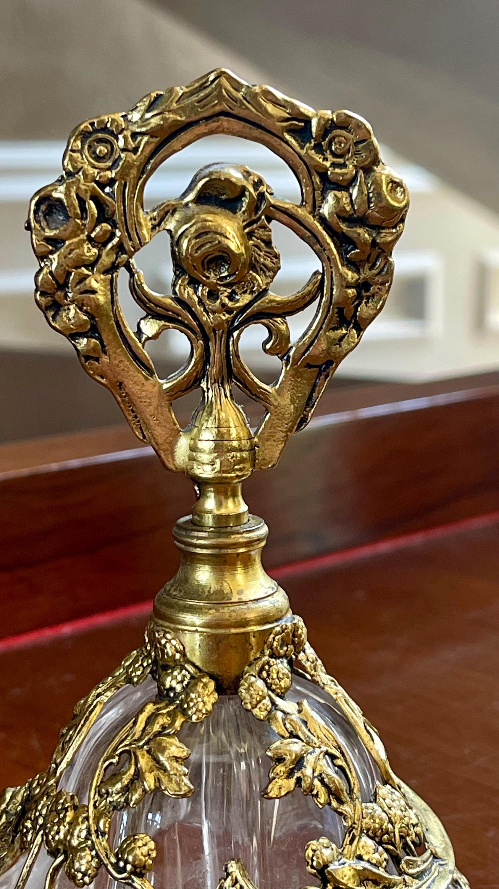 ヴィンテージ真鍮とガラスの香水瓶、エレガントな香水瓶、真鍮オルモル