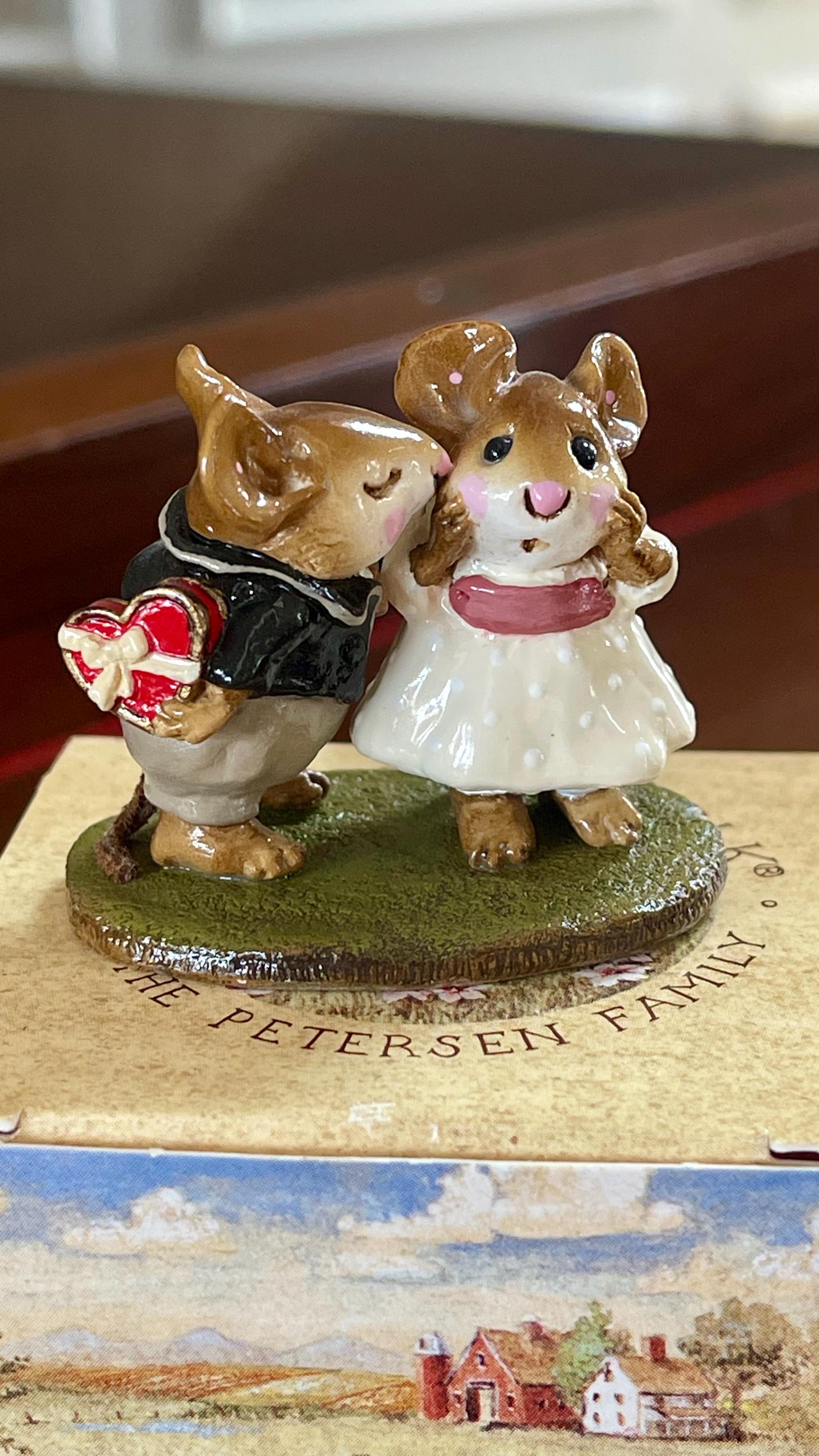 Wee Forest Folk Valentine “first Kiss” M-193 1993 Annette Petersen