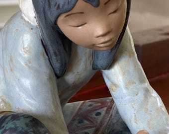 リヤドロ イヌイット エスキモー「冷たい足の少女」#2157 磁器