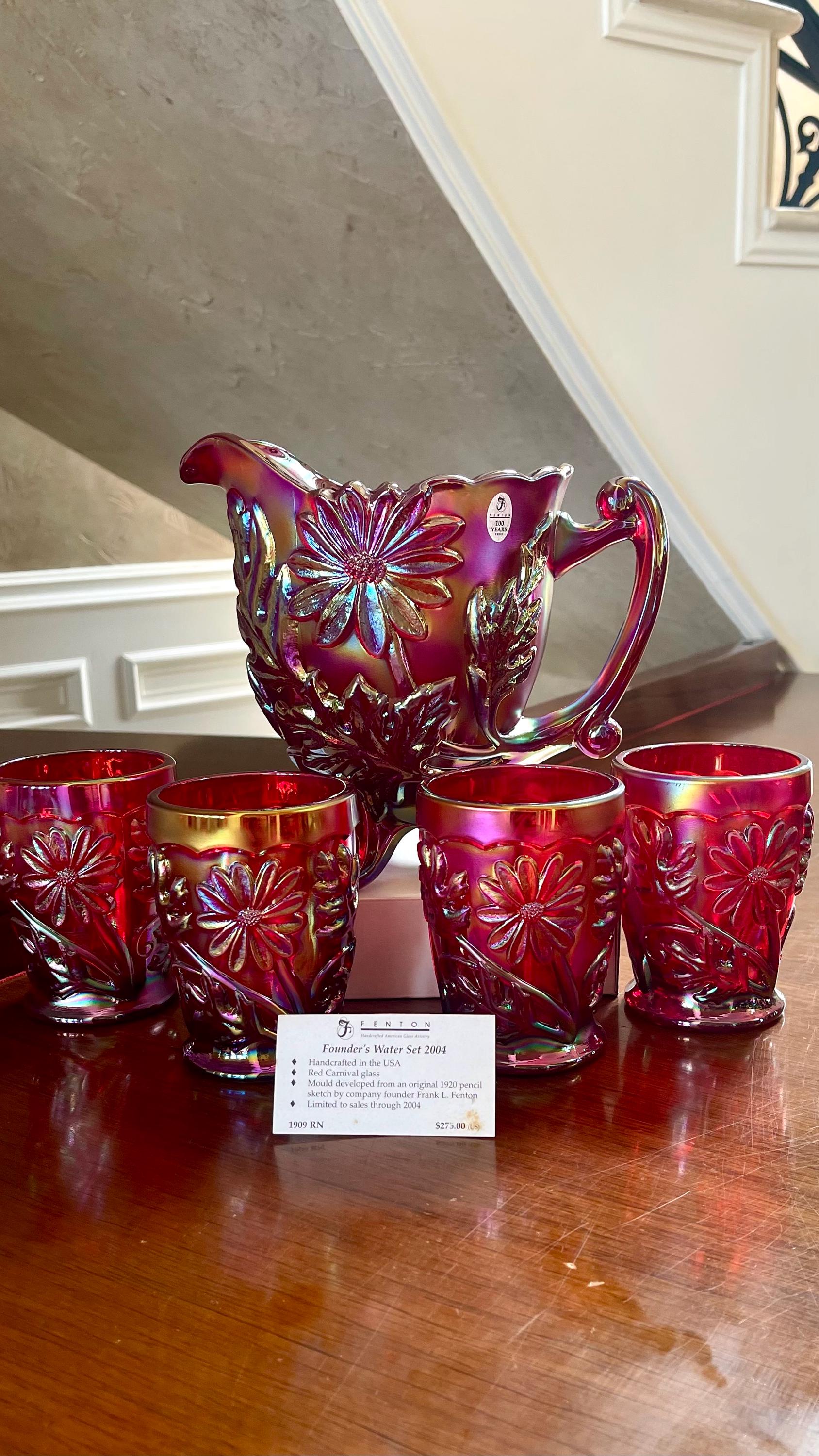 FENTON 花柄 カスタードサテンガラス 2つセット 1匹耳負傷 Fenton Founder's Water Set 2004 Red Carnival Glass Water Pitcher