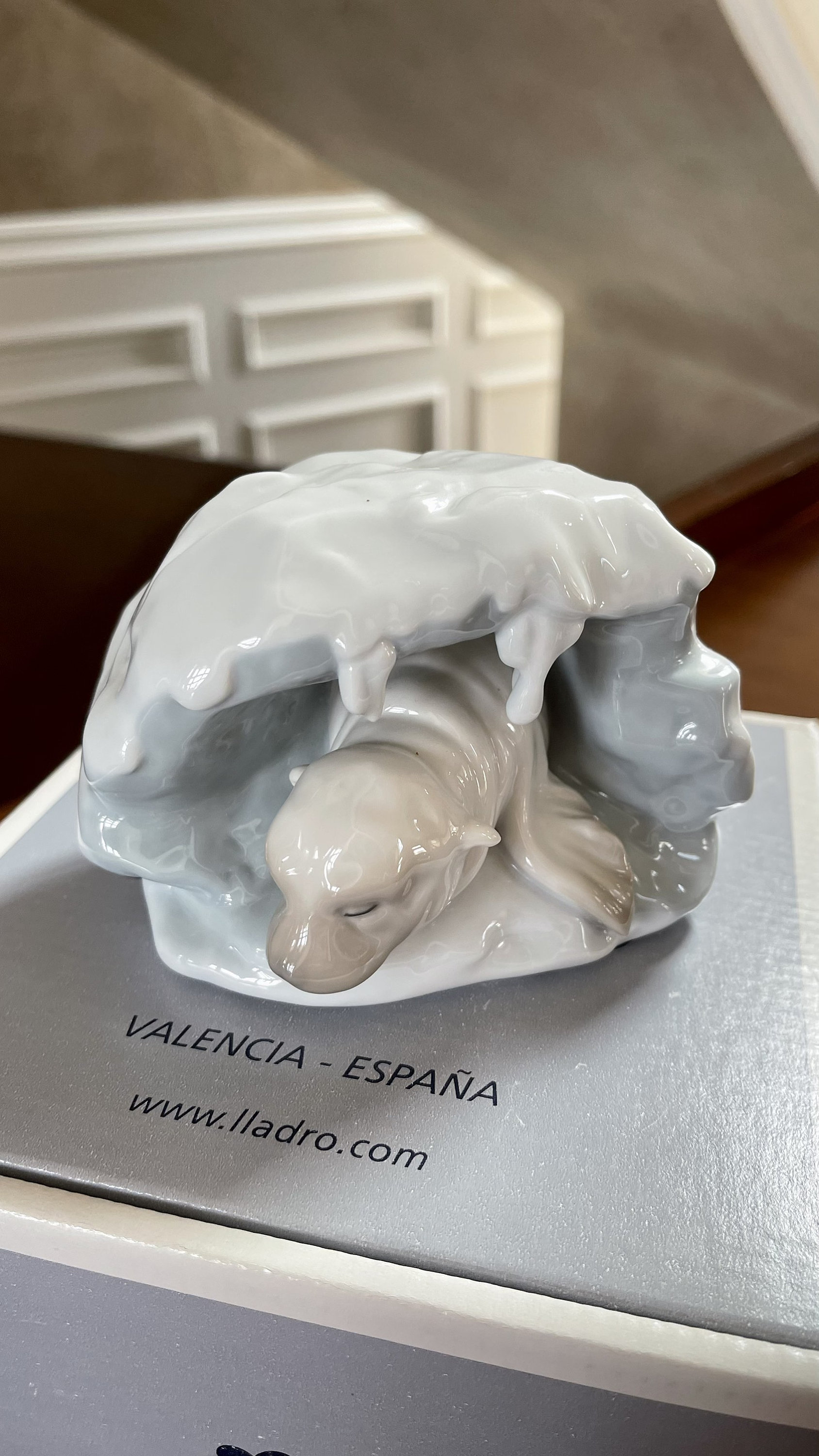 新作商品 リヤドロ lladro A Snowy Haven アザラシの赤ちゃん asakusa