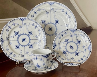 Royal Copenhagen Blue Fluted Half Lace 5 Piece Place Setting
