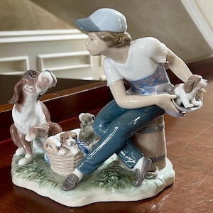 Lladro “This One’s Mine” Boy With His Dogs #5376 Porcelain Figurine