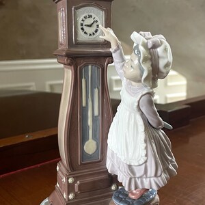 Lladro Bedtime 5347 Porcelain Figurine Girl With Clock and Cat image 2