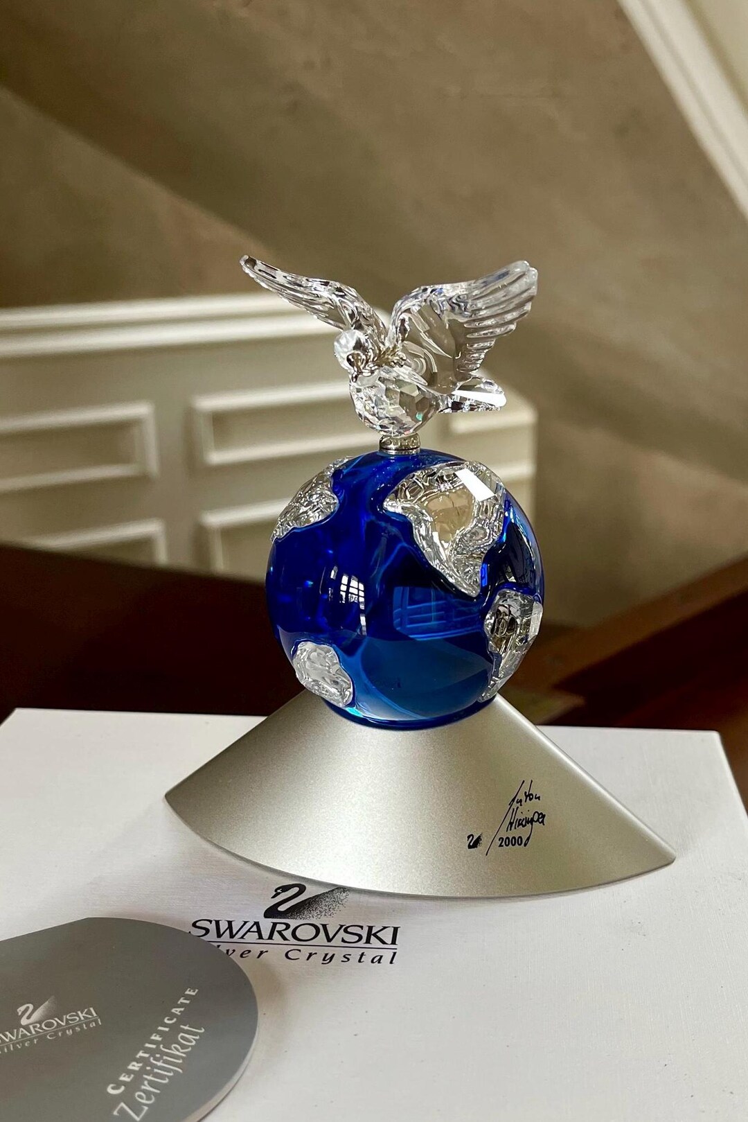 Swarovski Crystal 2000 Signed Crystal Planet Mint Condition in Box