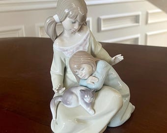 Lladro “little Sister” 1534 Porcelain Figurine Mint Condition