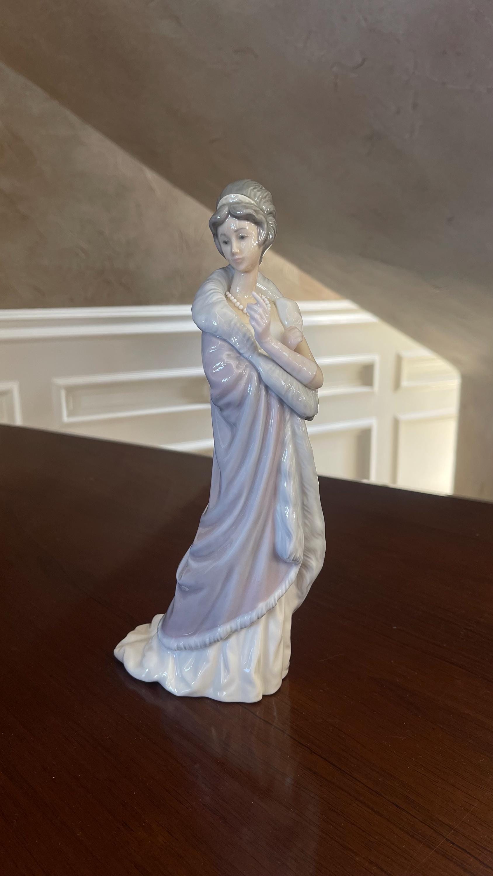 LLADRO 4849 ,réédition 1995, figurine en porcelaine couleurs