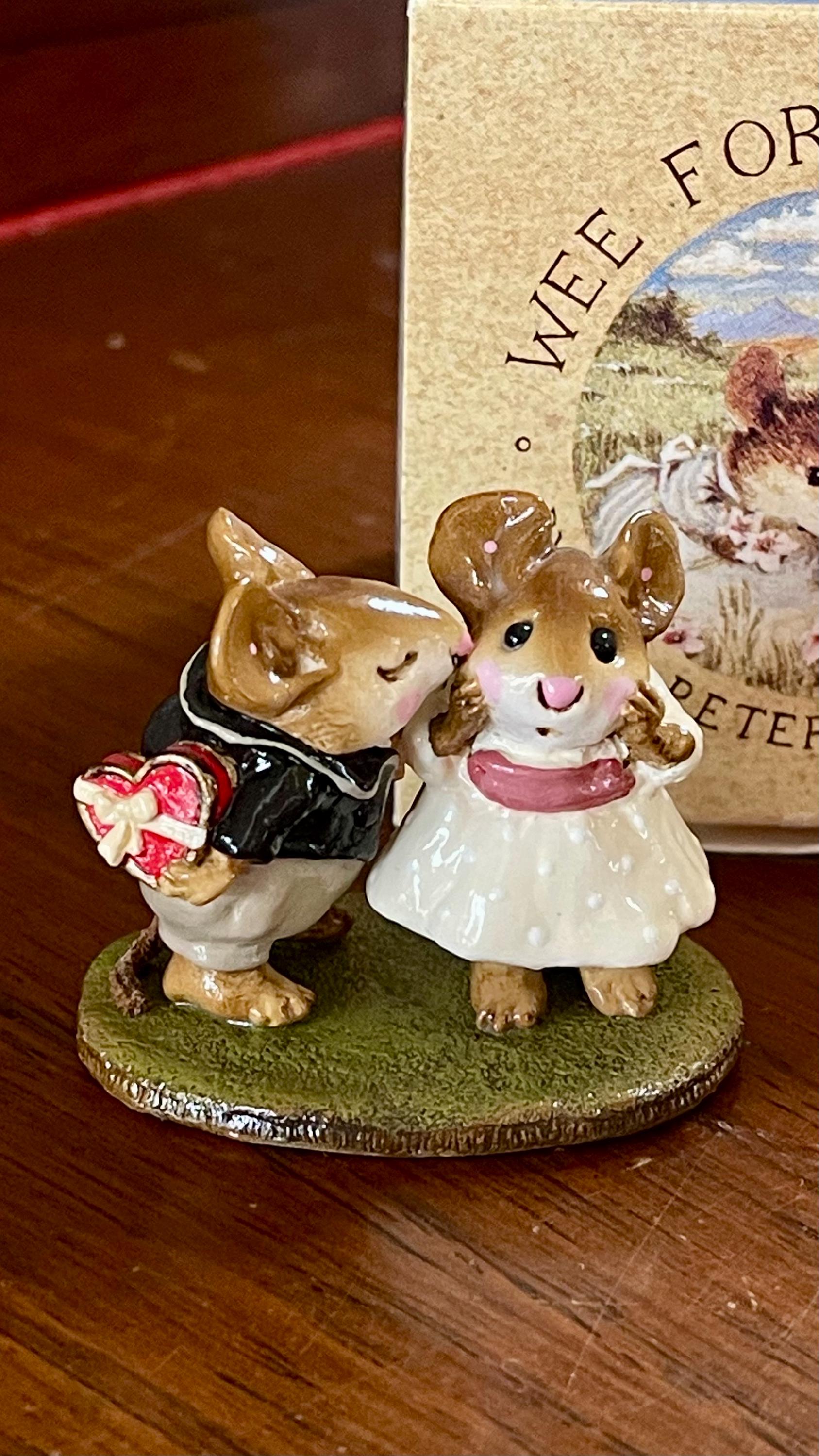 Wee Forest Folk Valentine “first Kiss” M-193 1993 Annette Petersen