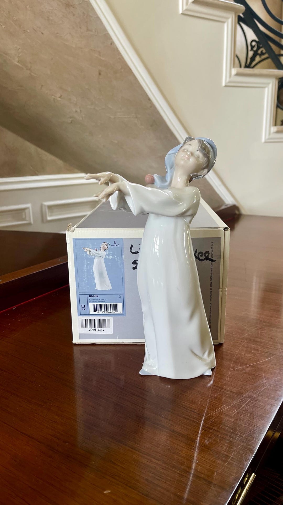 Lladro “little Sleepwalker” Boy Porcelain Figurine 6482 Mint