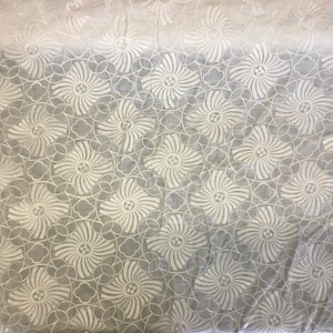 NEU Hochwertiger bestickter Braut Stoff