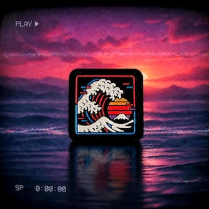 La Grande Vague : Afterglow RE | Écusson moral EDC Ranger Eye en PVC de 2,5 cm | Style rétro VHS, vague japonaise | Phosphorescent | Fermeture auto-agrippante