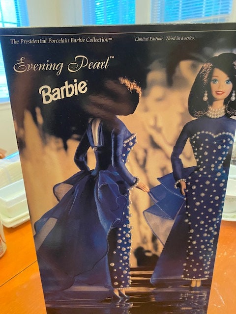Barbie Collezione Porcellana - Evening Pearl - The Presidential Porcelain Collection 12825, Edizione Da Collezione