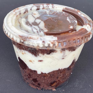 Holy Strawberry Cake Cup