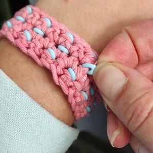 Back to school Crochet fidget bracelet Trichotillomania Dermatillomania Skin picking Hair twisting  Busy hands Stress relief Habit switch