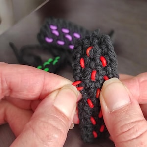 Skin picking fidget bracelet Adjustable quiet Mind distracting Nail biting Discreet Busy hands Stress relief Great for work office anxiety