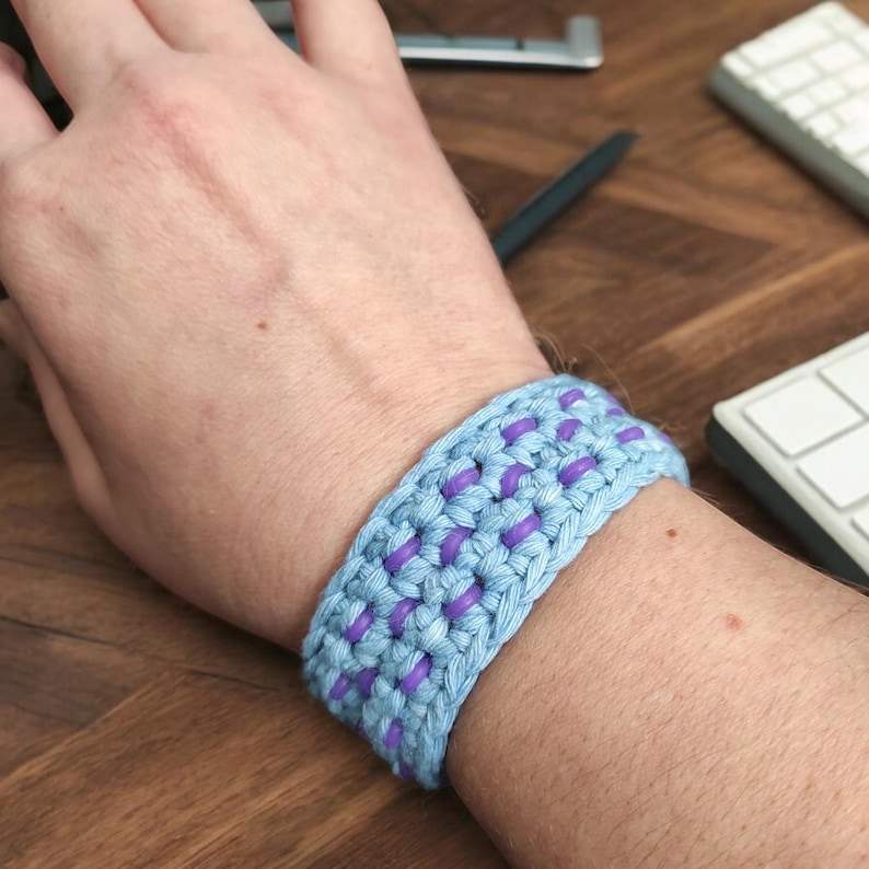 Picking bracelet Dermatillomania Habit switching Discreet purpose jewelry Sensory needs gift Busy hands ADHD Stimming Anxiety help Unisex custom color Blue purple Stress, tactile stretch
