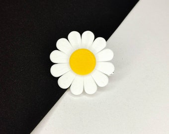 Daisy Pin | Replaceable Disk Color | Flower Enamel Pin | Brooch Pin | Lapel Pin | 3D Printed | Multipurpose Pin | Best Gift Idea