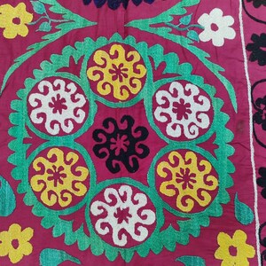 Suzani, embroidery, Uzbek embroidery, Uzbek suzani, antique textile, decorative textile, decorative embroidery, antique decorations, Silk