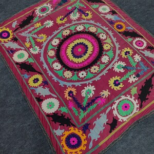 Suzani, embroidery, Uzbek embroidery, Uzbek suzani, antique textile, decorative textile, decorative embroidery, antique decorations, Silk