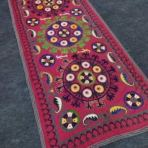 Suzani, embroidery, Uzbek embroidery, Uzbek suzani, antique textile, decorative textile, decorative embroidery, antique decorations, Silk